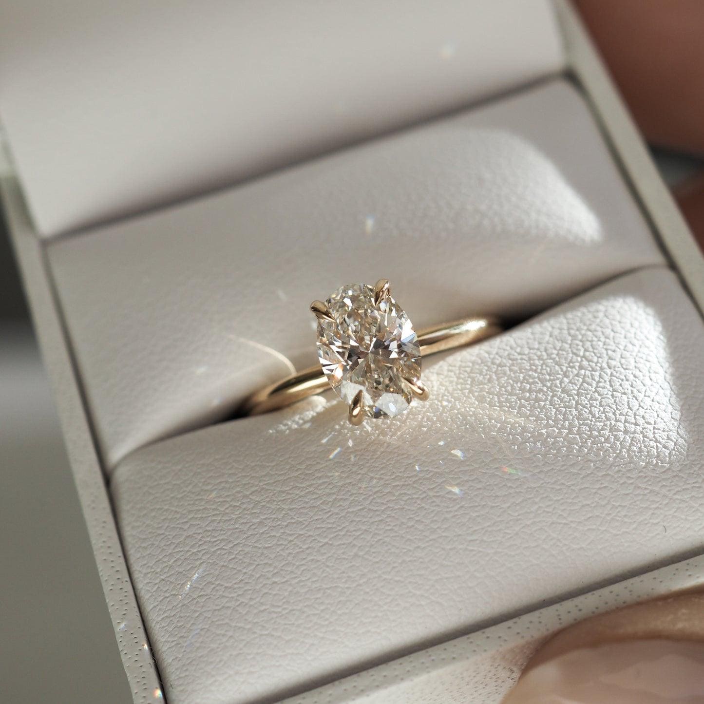 Oval Lab Grown Diamond Solitaire Ring: 14K Gold Wedding Engagement