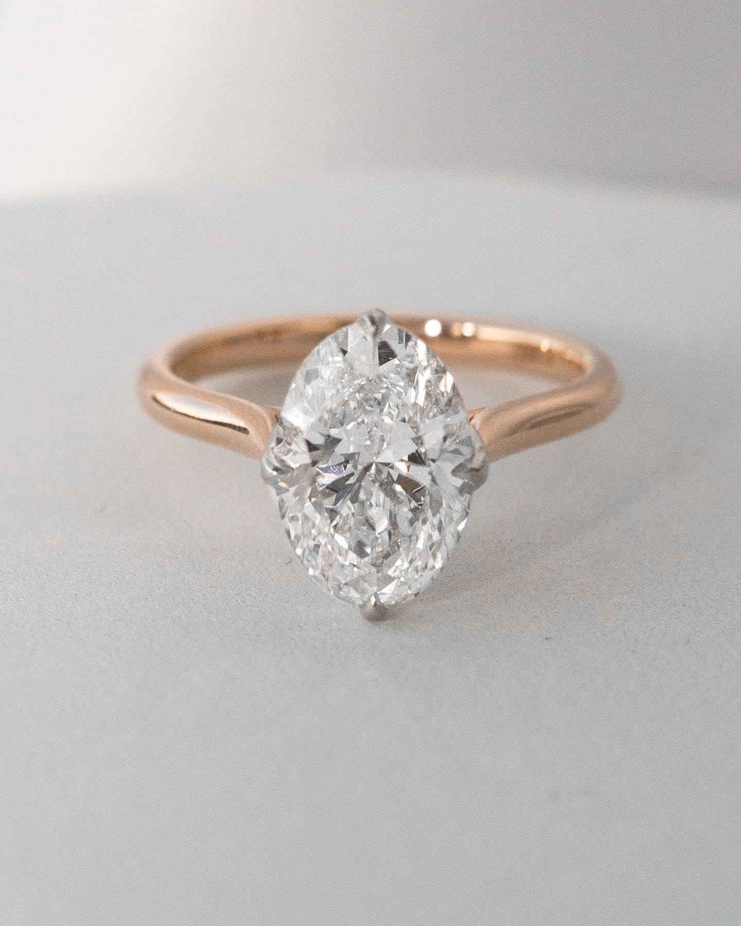 2.5 Carat Oval Lab Grown Diamond Engagement Ring: VVS2 E, Gold & Platinum