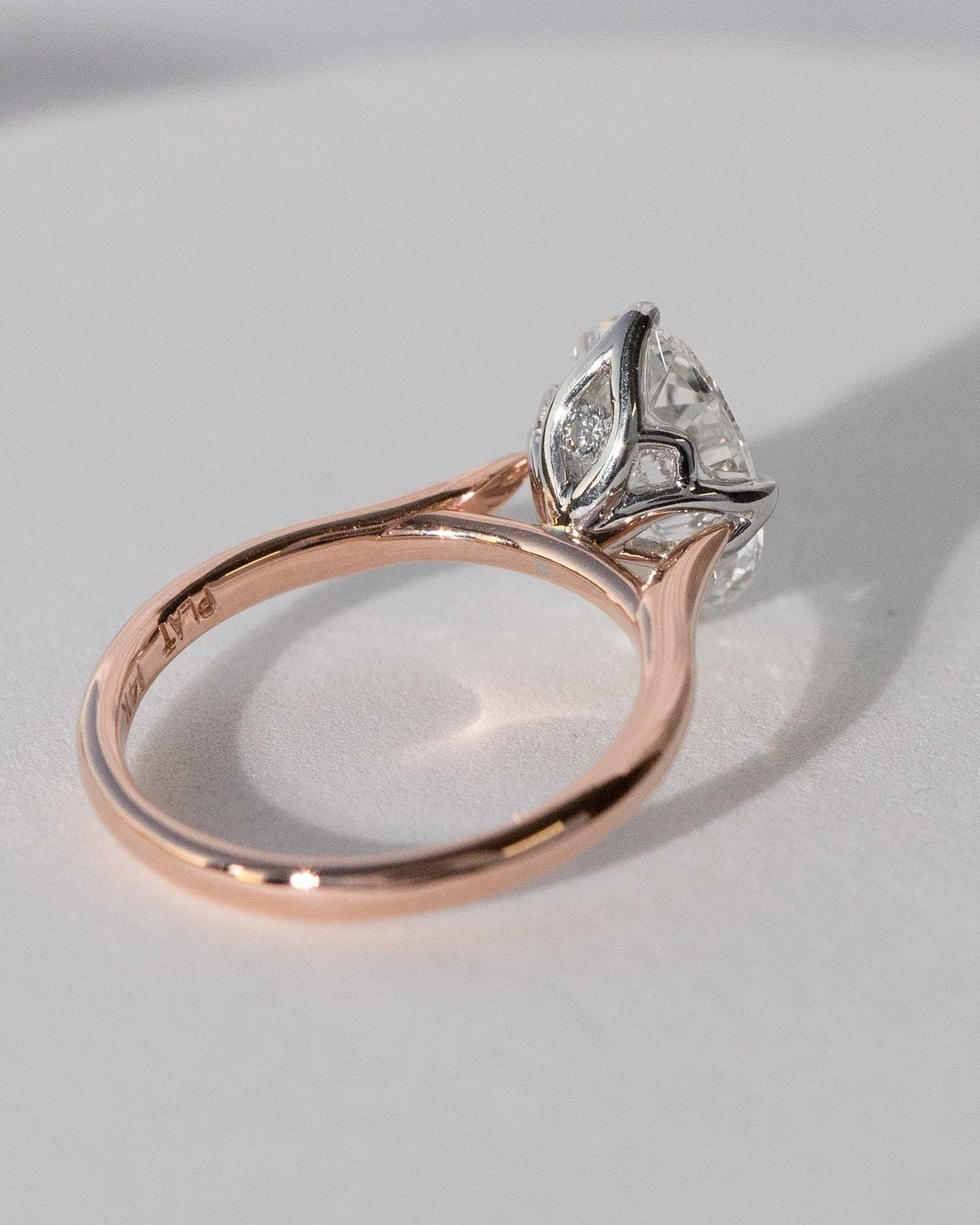 2.5 Carat Oval Lab Grown Diamond Engagement Ring: VVS2 E, Gold & Platinum