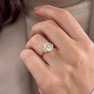 3 Carat Oval Lab Grown Diamond Ring: 14K Gold Half Moon Trilogy - Image 7