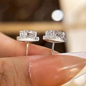 Lab Grown Diamond Halo Stud Earrings: 14K Gold Minimalist Style - Image 3