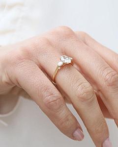 Oval Lab Grown Diamond Engagement Ring: Three Stone Pear Side Stones, Hammered Band - Image 8