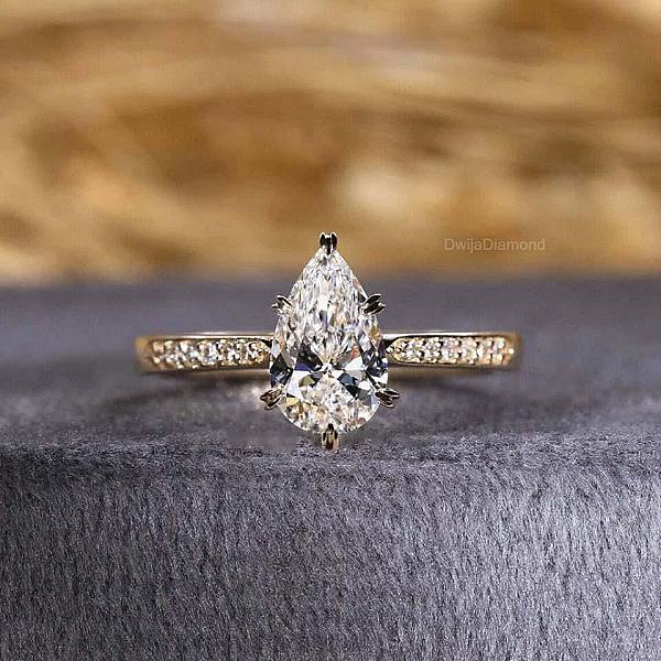 IGI Certified Pear Lab Grown Diamond Engagement Ring: Gold Anniversary Ring