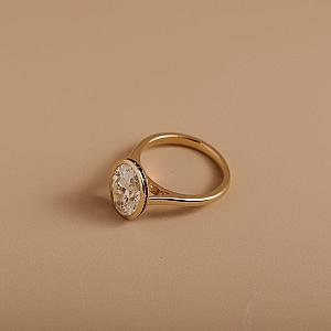 2Ct IGI Certified Oval Lab Grown Diamond Ring: 14K Gold Bezel Setting - Image 5