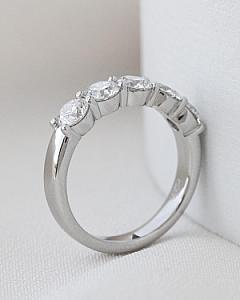 Lab Grown Diamond Wedding Band: 5 Stone Round Cut EF/VS Stackable Ring - Image 5