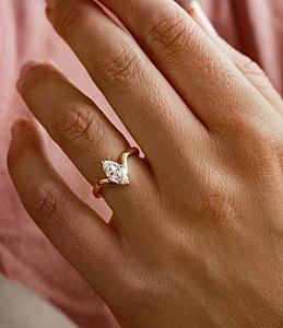 Marquise Lab Grown Diamond Engagement Ring: 1.0 CT Solitaire - Image 1