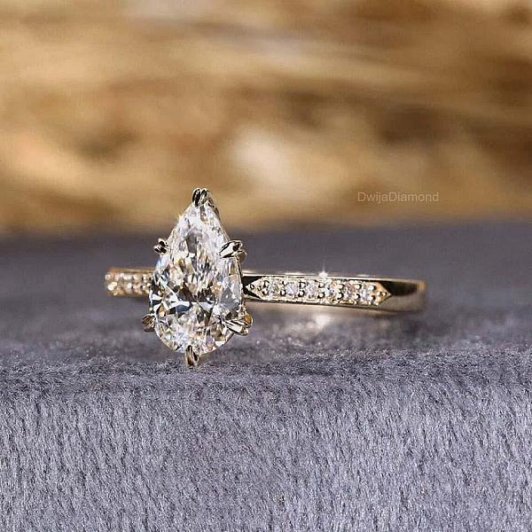 IGI Certified Pear Lab Grown Diamond Engagement Ring: Gold Anniversary Ring