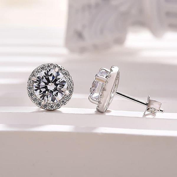 Lab Grown Diamond Halo Stud Earrings: 14K Gold Minimalist Style