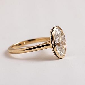 2Ct IGI Certified Oval Lab Grown Diamond Ring: 14K Gold Bezel Setting - Image 2
