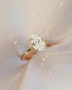 Oval Lab Grown Diamond Engagement Ring: Yellow Gold Solitaire, IGI Certified - Image 4