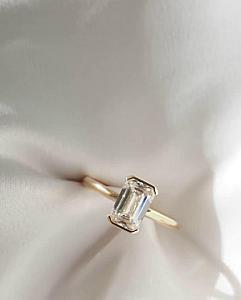 2.00CT Emerald Cut Lab Grown Diamond Ring: 14K Yellow Gold Half Bezel Set - Image 3