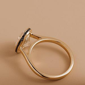 2Ct IGI Certified Oval Lab Grown Diamond Ring: 14K Gold Bezel Setting - Image 4