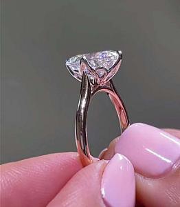2.5 Carat Oval Lab Grown Diamond Engagement Ring: VVS2 E, Gold & Platinum - Image 6