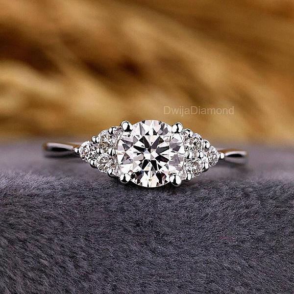 Lab Grown Round Diamond Engagement Ring: Gold Anniversary Band