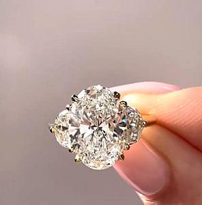 3 Carat Oval Lab Grown Diamond Ring: 14K Gold Half Moon Trilogy - Image 5