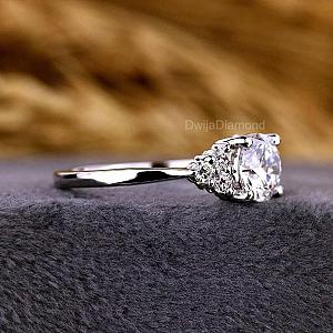Lab Grown Round Diamond Engagement Ring: Gold Anniversary Band