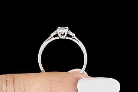 Oval Moissanite Engagement Ring: Three Stone Pear Cut, 2 CT - Image 4