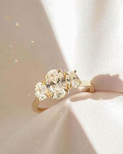 Oval Lab Grown Diamond Engagement Ring: 2.50 TCW Three Stone Wedding Ring - Image 5