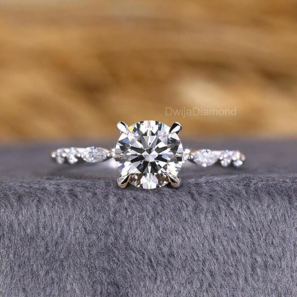 Lab Grown Diamond Engagement Ring: Round Cut Gold Anniversary Band